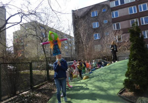 Powitanie przez dzieci pierwszego Dnia Wiosny.