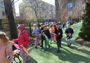 Powitanie przez dzieci pierwszego Dnia Wiosny.