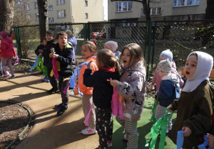 Powitanie przez dzieci pierwszego Dnia Wiosny.