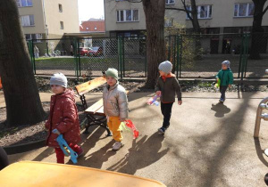 Powitanie przez dzieci pierwszego Dnia Wiosny.