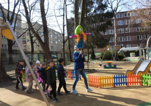 Powitanie przez dzieci pierwszego Dnia Wiosny.