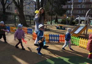 Powitanie przez dzieci pierwszego Dnia Wiosny.