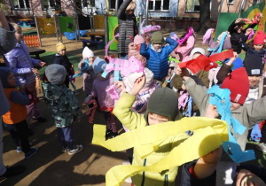 Powitanie przez dzieci pierwszego Dnia Wiosny.