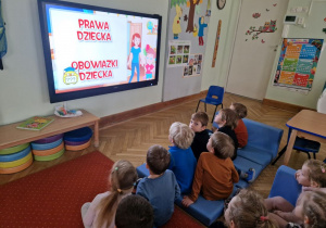 Dzieci świętują Międzynarodowy Dzień Praw Dziecka.